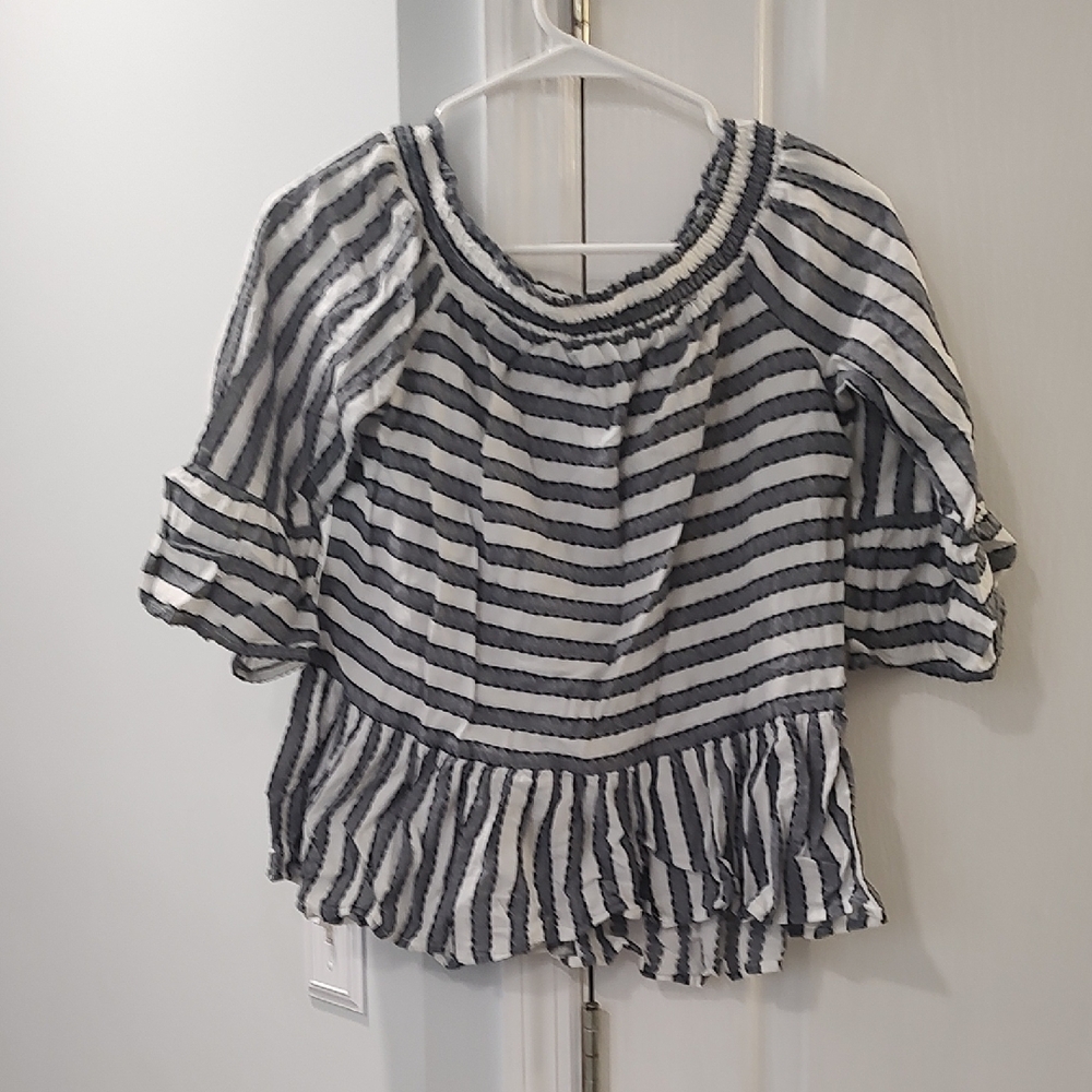 Crown & Ivy Black and White Ruffled Peplum Blouse